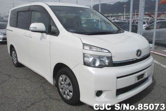 2011 Toyota / Voxy Stock No. 85073